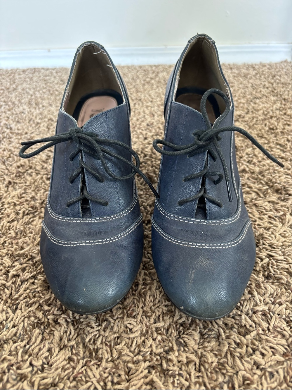Women's Navy Lace-Up Oxford Heels